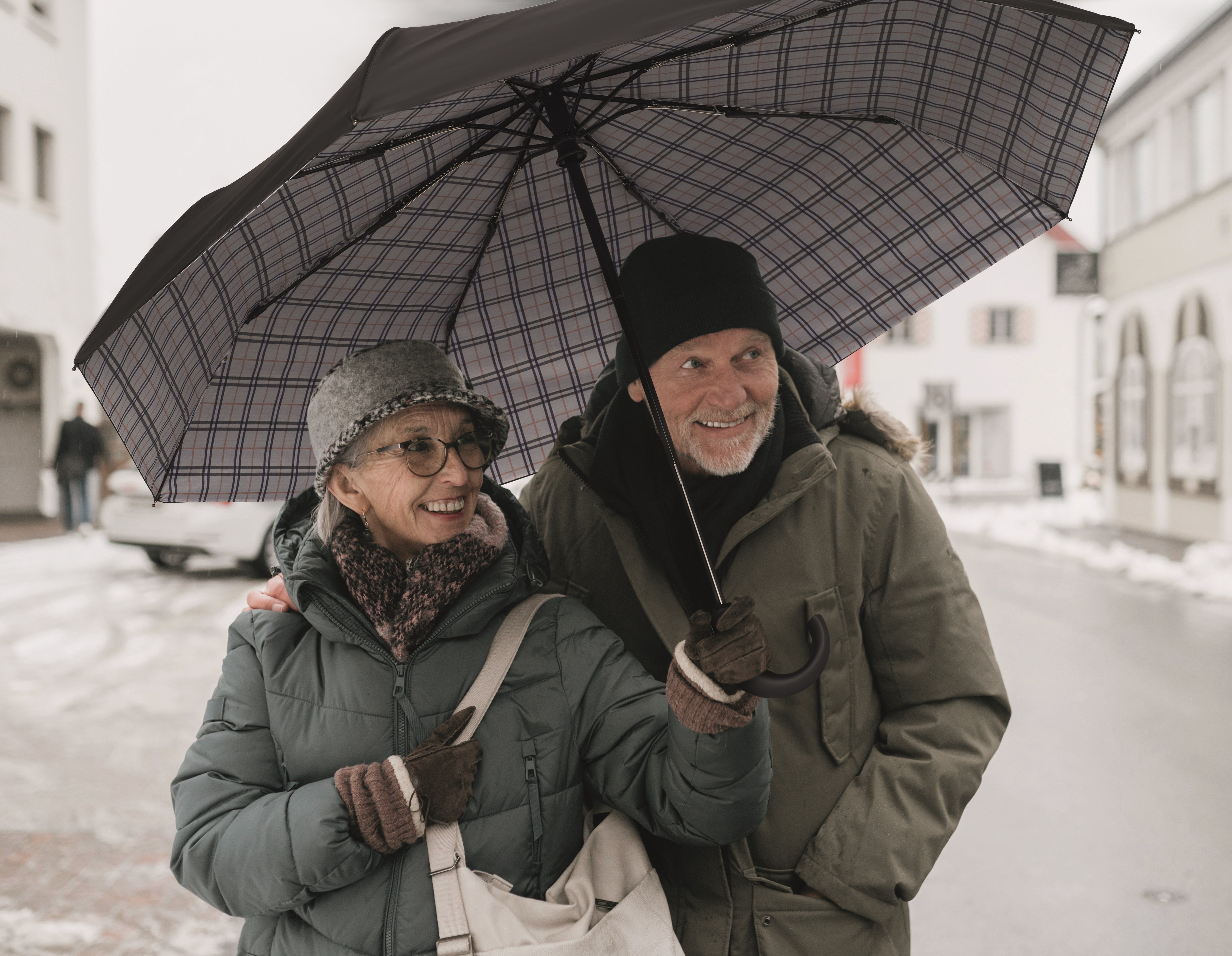Tuulekindel kokkupandav vihmavari 23