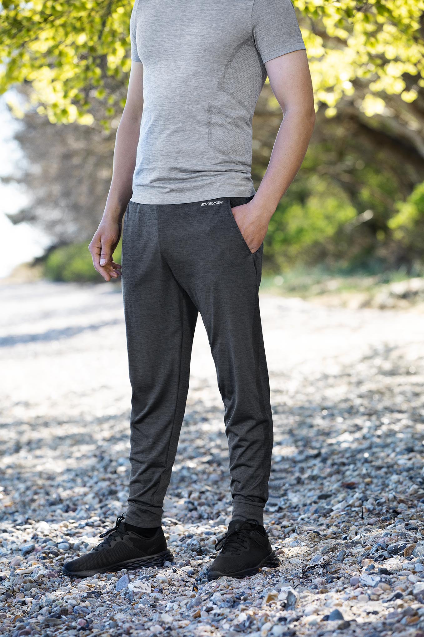 Meeste spordi- ja vabaajapüksid Geyser