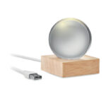 Klaasist pall LED-valgusega